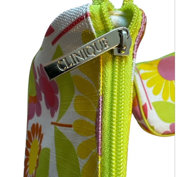 Clinique 2 piece cosmetics bag NWOT - Picture 4 of 5